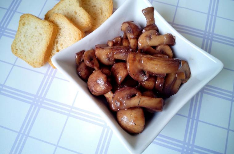 Toasted ciabatta with herb butter and shiitakes